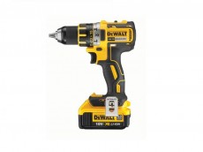 Аккумуляторная дрель - шуруповерт Dewalt DCD 790 M2. Бесщёточная дрель Девалт 18В (4.0 А/ч)