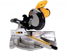 Торцовочная дисковая аккумуляторная пила DeWalt DW017